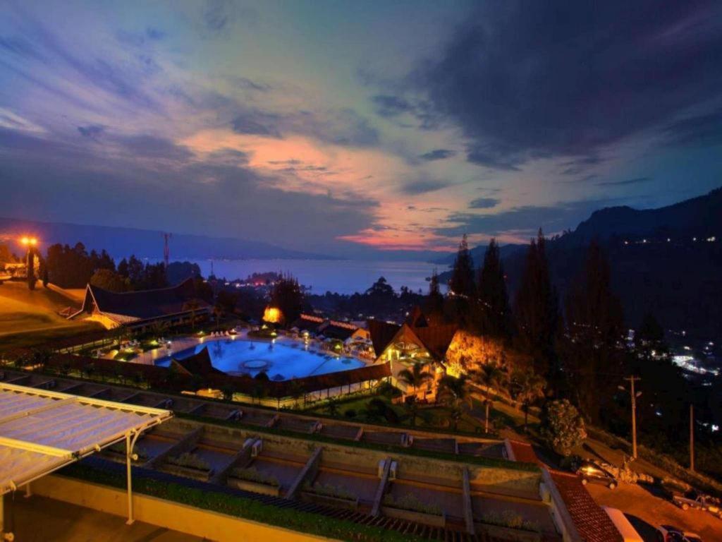 Hotel Niagara Parapat Luaran gambar